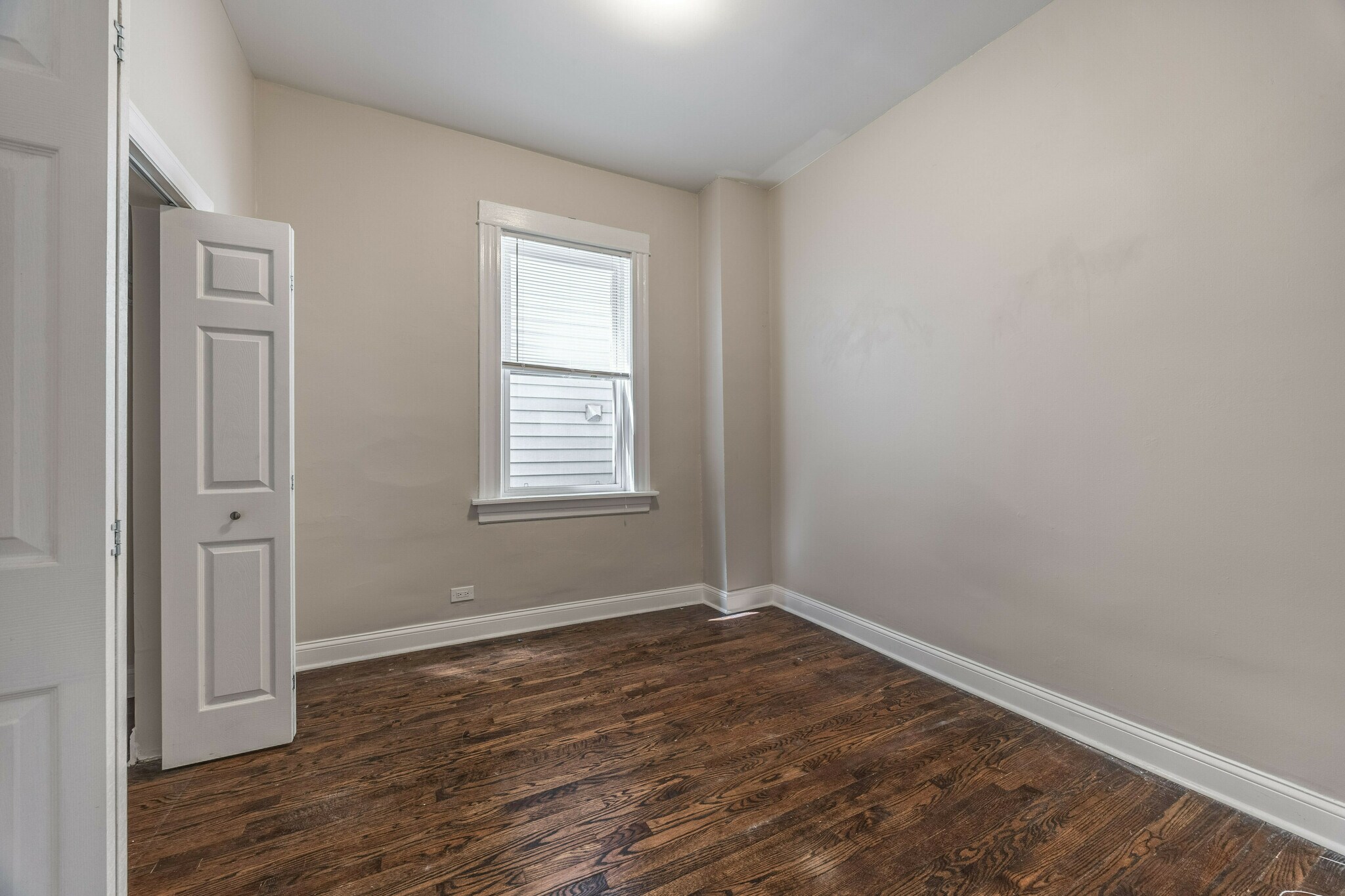 Building Photo - 4849 N Seeley Ave