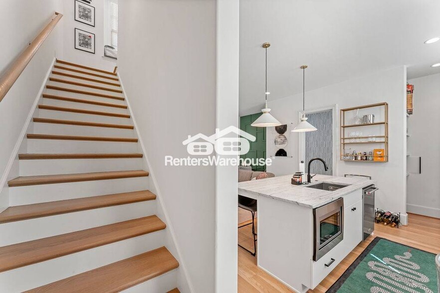 Building Photo - 679 Arcos Way SE