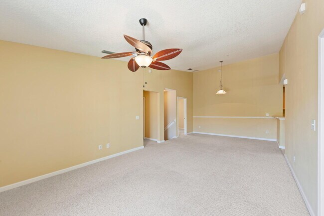 Building Photo - Beautifully Updated & Spacious 3BR/2BA Condo in a Secure Gated Community — Includes Cable, Intern...