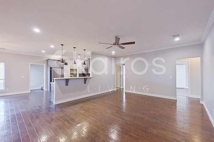 Building Photo - 7307 Albany Dr