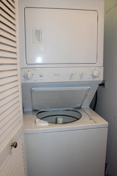 Building Photo - 757 N Orleans St