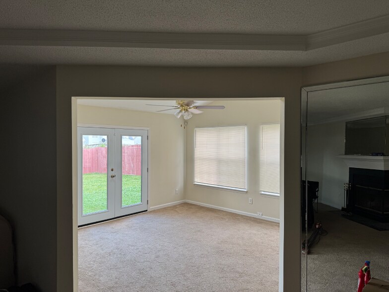 Building Photo - 229 Derosa Dr