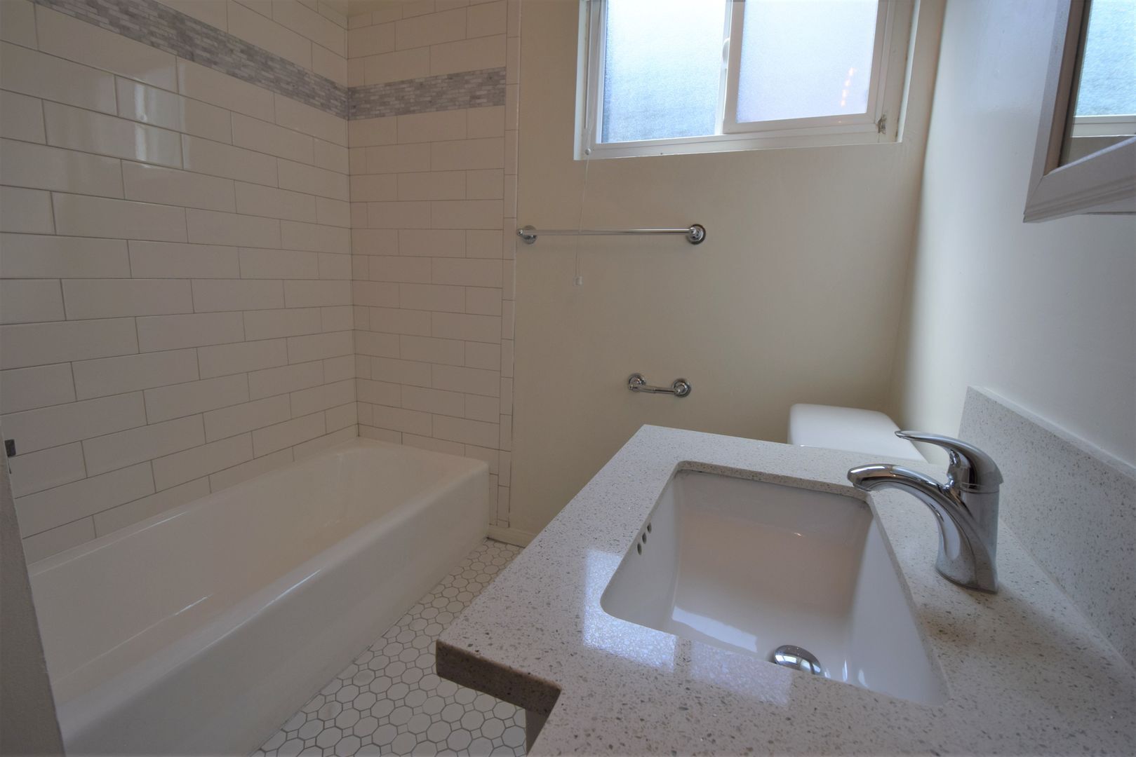 Building Photo - 12427 Riverside Dr