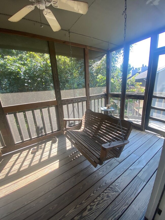 Building Photo - Semi-Furnished 2-Bedroom Condo at Eagle Pointe