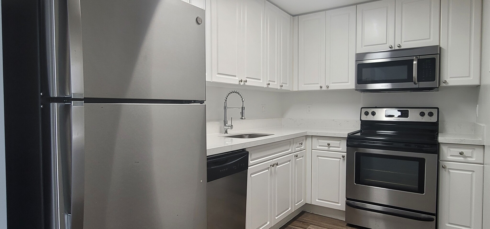 Building Photo - 255 Evernia St