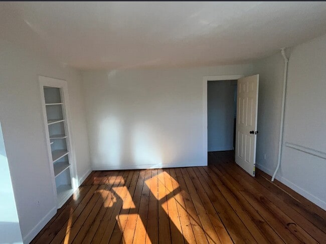 Building Photo - 9 Essex Rd