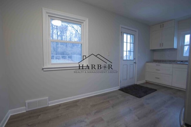 Building Photo - 2 Bedroom Single-Family Home in SW Rochester