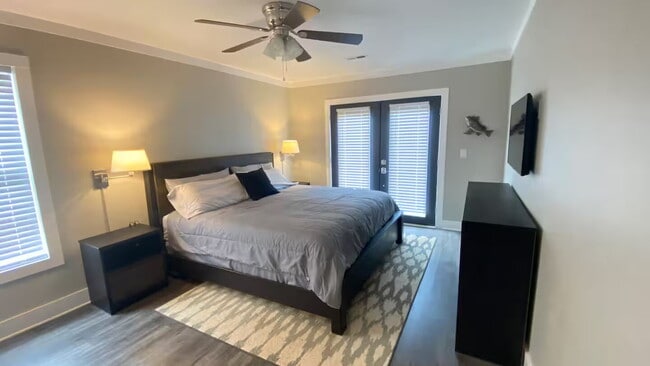 Building Photo - Beautiful 3 bed, 2 bath in Central