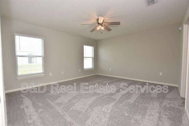 Building Photo - 372 Cascara Ln