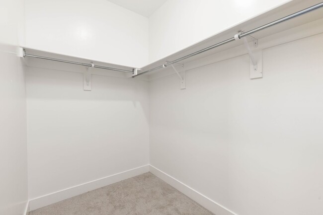 Building Photo - 3 bed plus office / 2.5 bath / 3 car Single Story with Community Pool!
