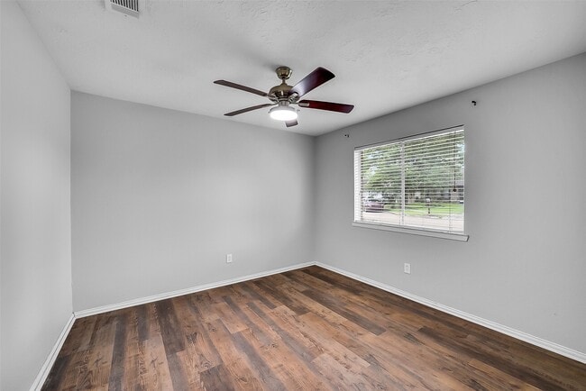 Building Photo - 13618 Piney Oaks Dr