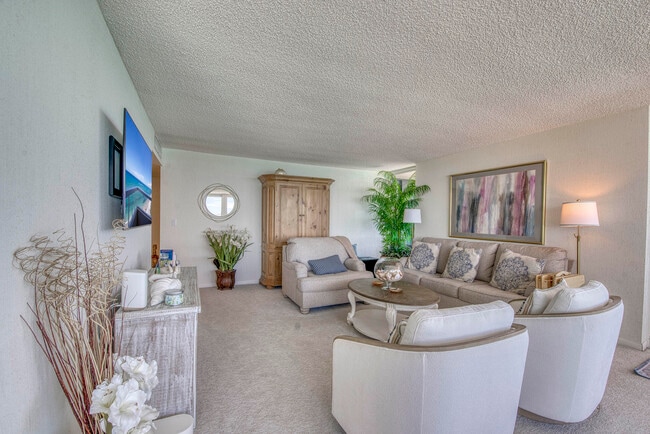 Building Photo - 5540 N Ocean Dr