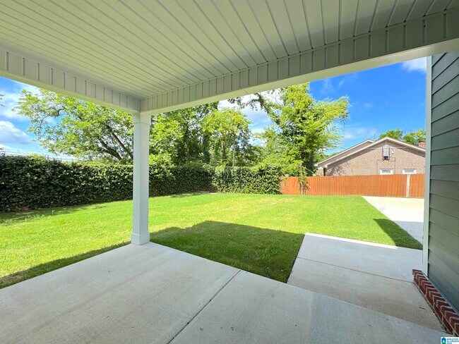Building Photo - 1728 Windsor Hl Ln