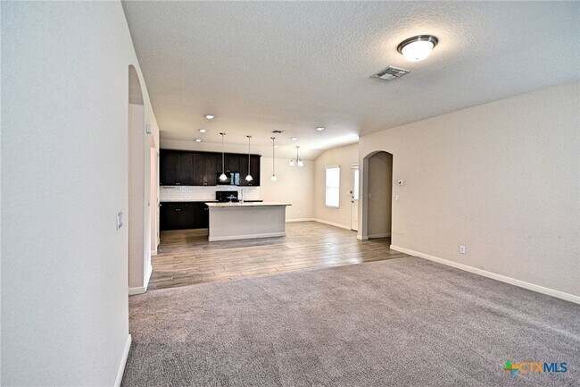 Building Photo - 528 Willow Valley St