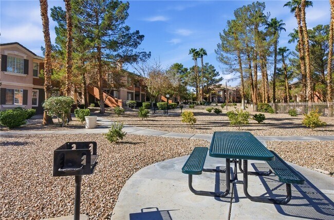 Building Photo - 1501 Truett St