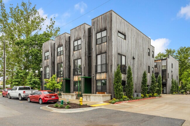 Building Photo - 317 NE Burwood Mews