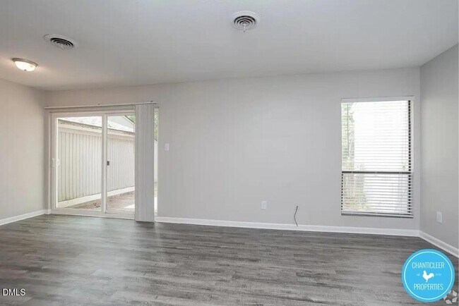 Building Photo - 25 Creekside Cir