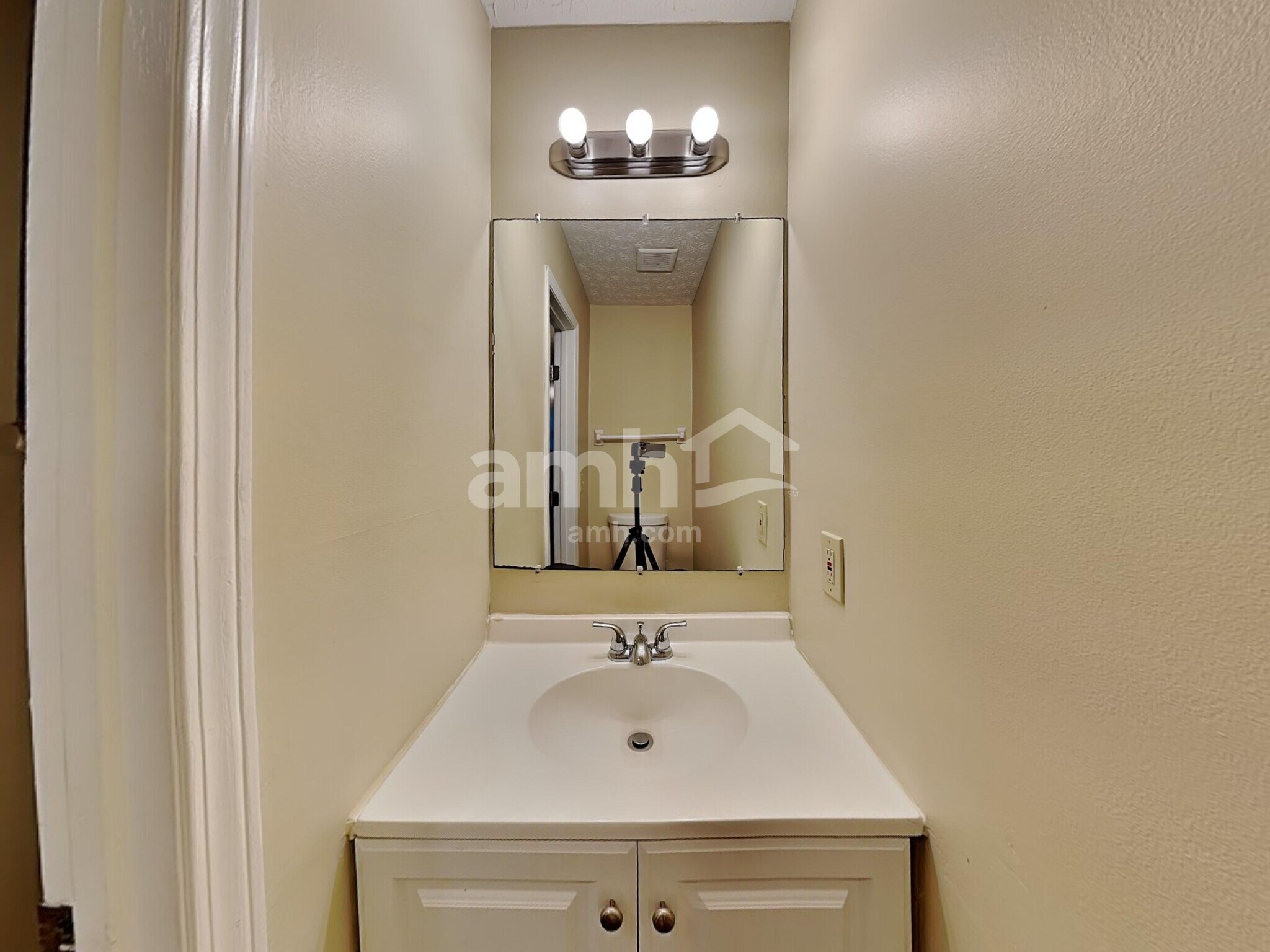 Building Photo - 1565 Tall Meadows Dr