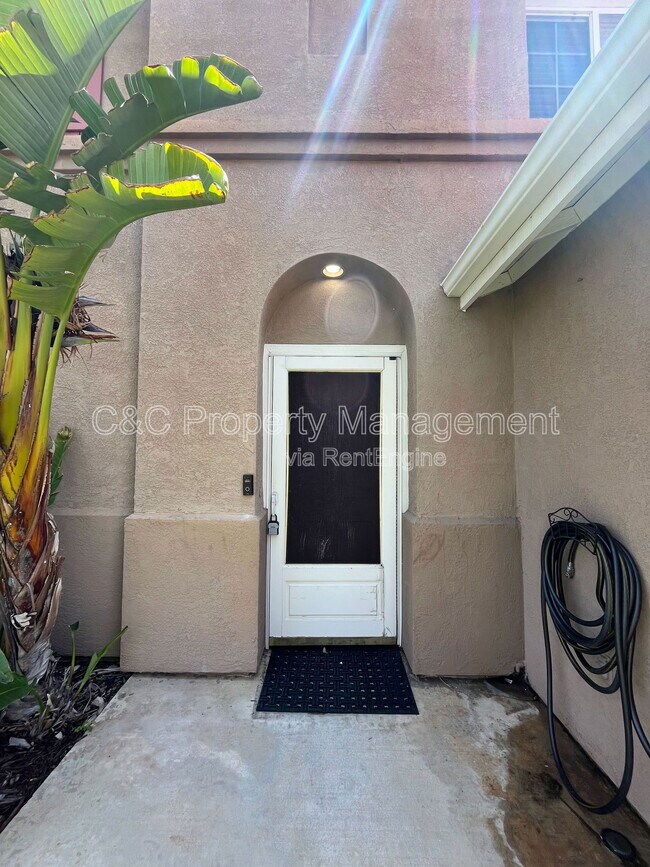 Building Photo - 23306 Daisy Dr