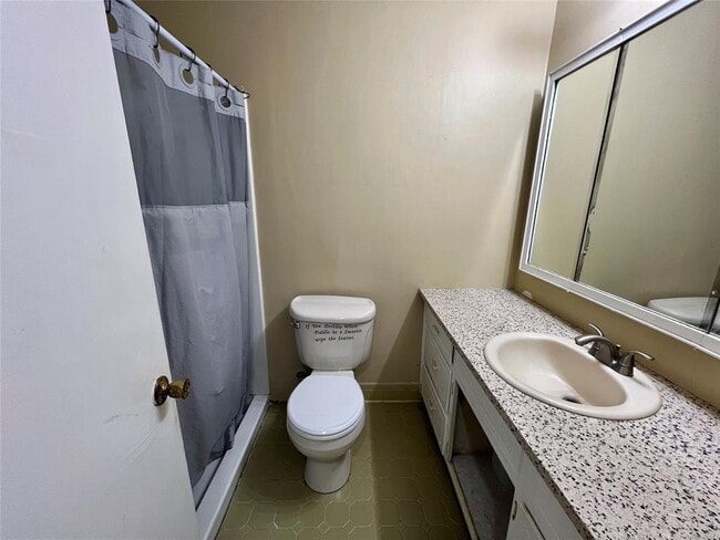 Building Photo - 307 Daman Dr