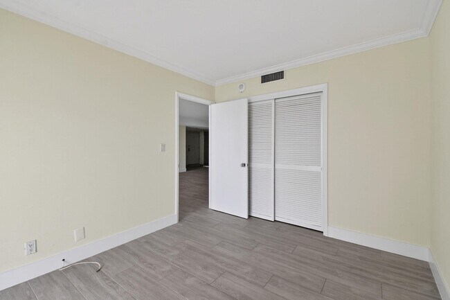 Building Photo - 3800 Washington Rd