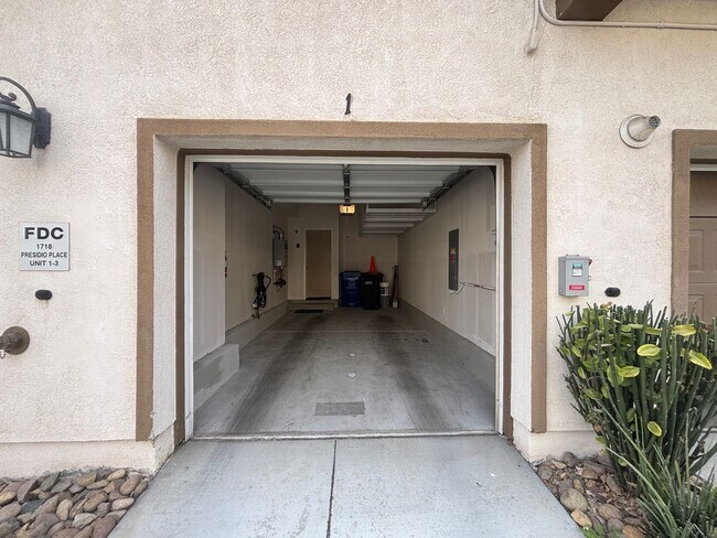 Building Photo - *** $500 Move in special if lease is signe...