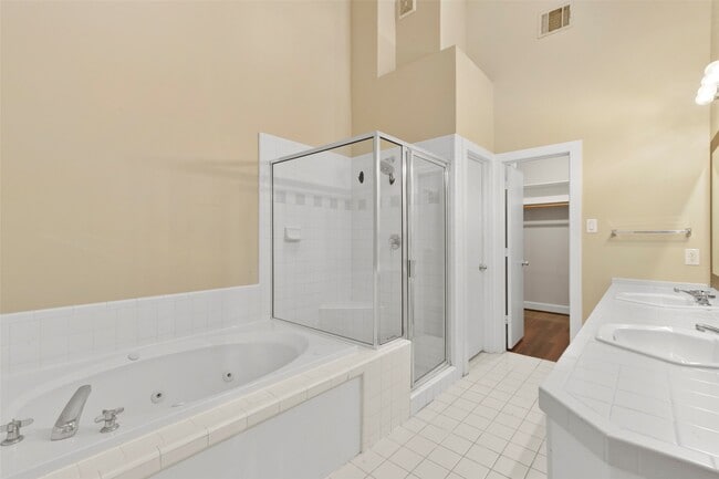 Building Photo - 9810 Marlink