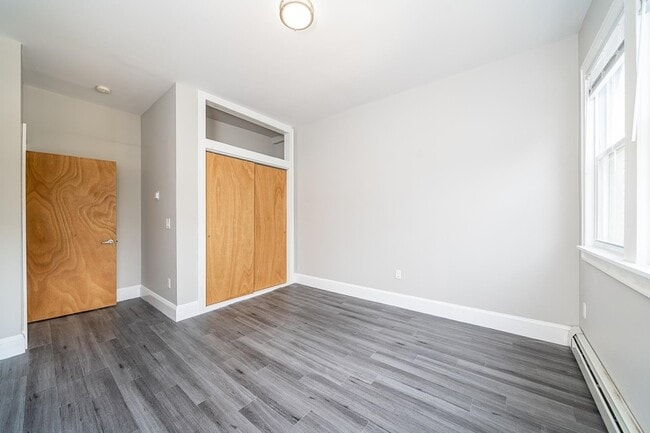 Building Photo - 213 Ogden Ave.