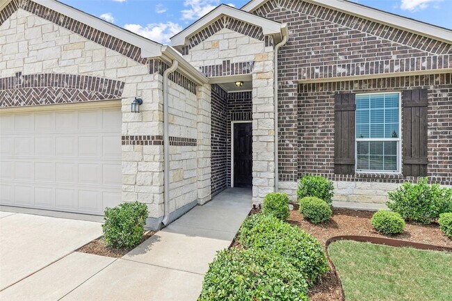 Building Photo - 1641 Vernon Dr