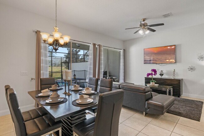 Building Photo - Welcome home to this gorgeous 4 bed 4 bath pool home!