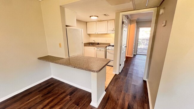 Building Photo - Altamonte Springs Apartment Coming SOON!