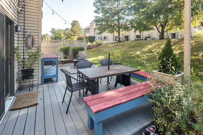 Building Photo - 59 Deer Path Ct