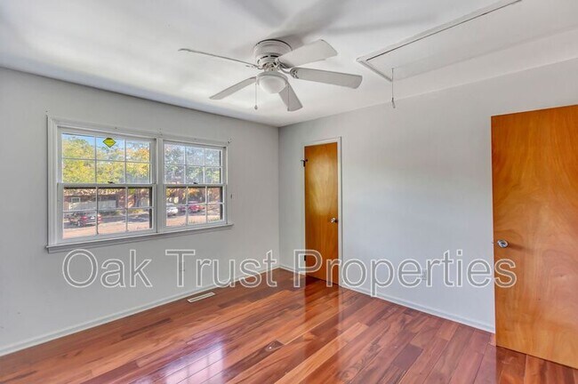 Building Photo - 309 St Charles Ct