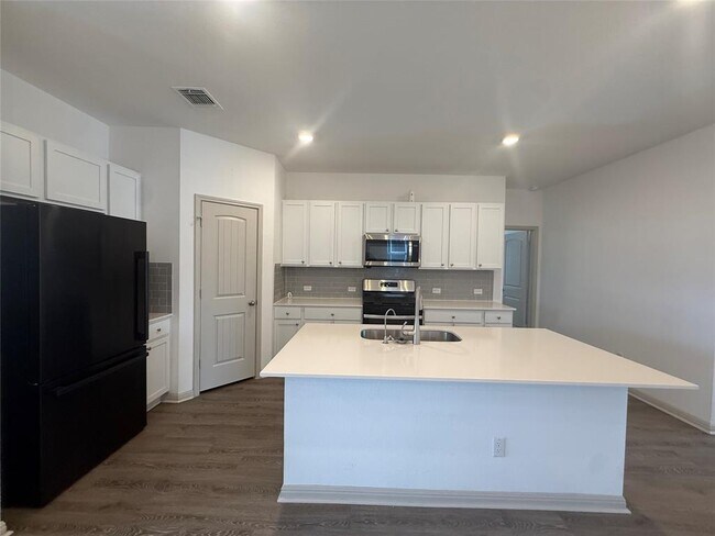 Building Photo - 235 Sweetwater Crk Ln