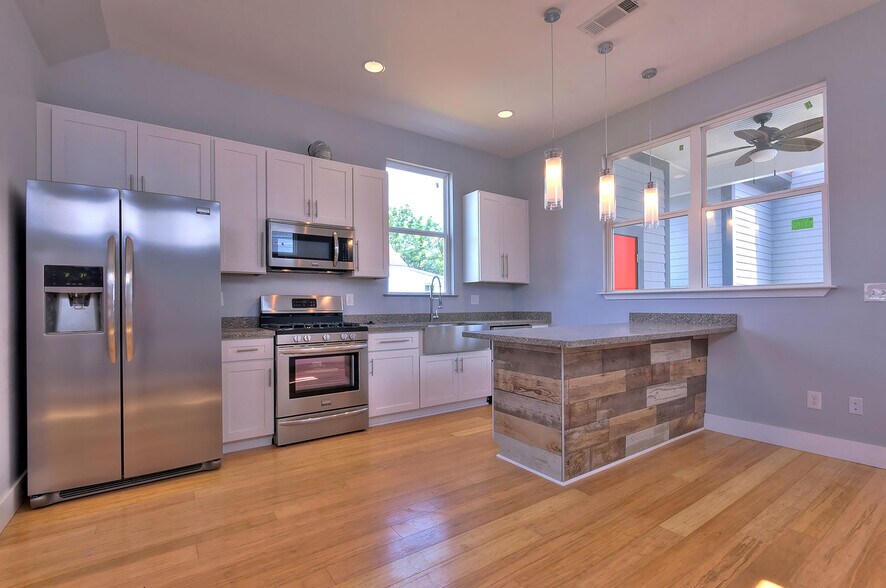 Kitchen - 3205 Gravier Street