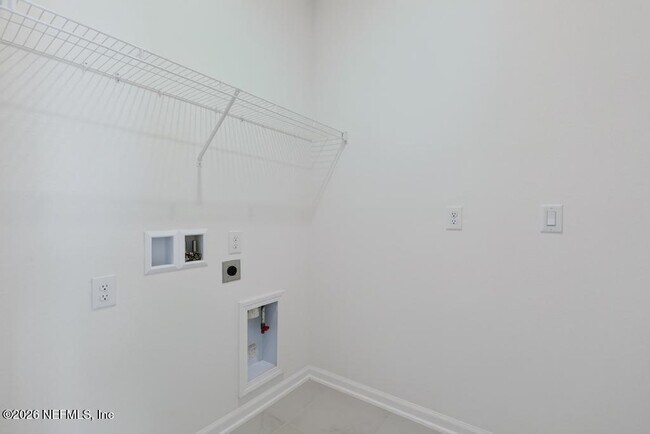 Building Photo - 368 Woods Ln