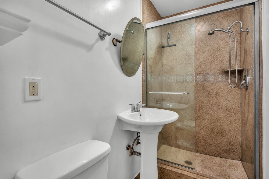 2nd bath - 810 Edgewood St