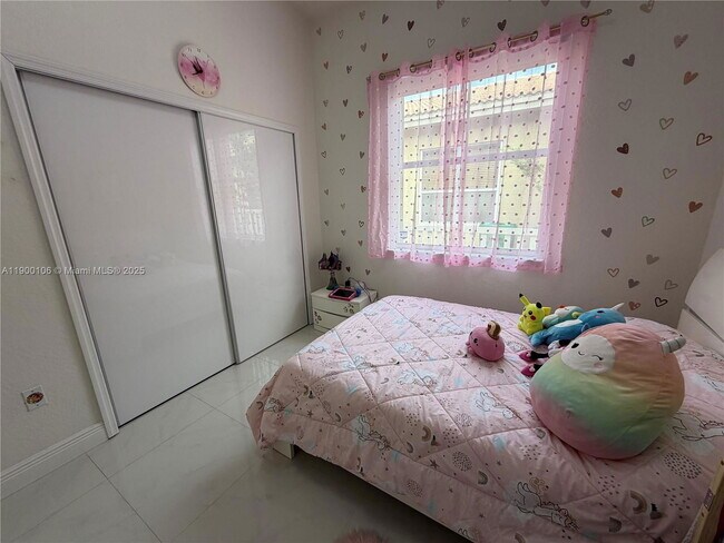 Building Photo - 2330 SW 132nd Wy