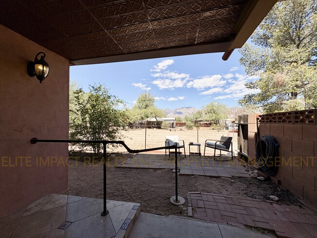 Building Photo - 2819 N Woodland Ave