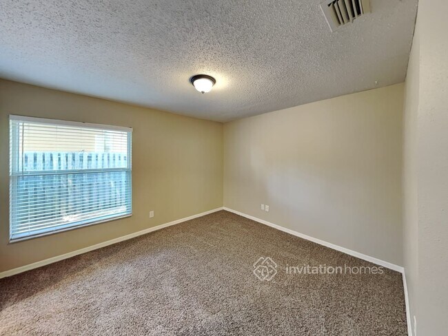 Building Photo - 5425 Windbrush Dr