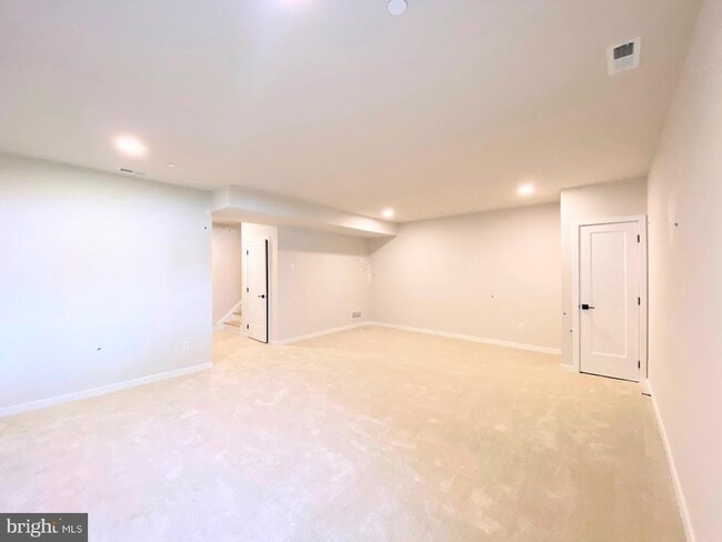 Building Photo - 329 Gilman St