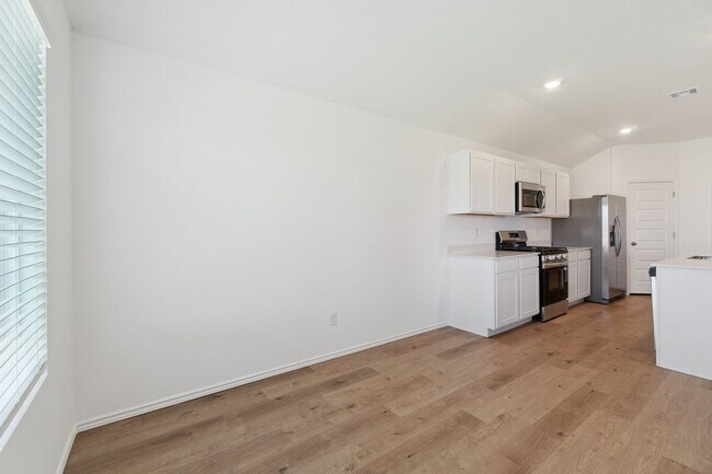 Building Photo - Edmond Rental