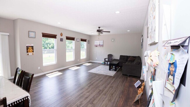 Building Photo - 7320 Blackwell Dr