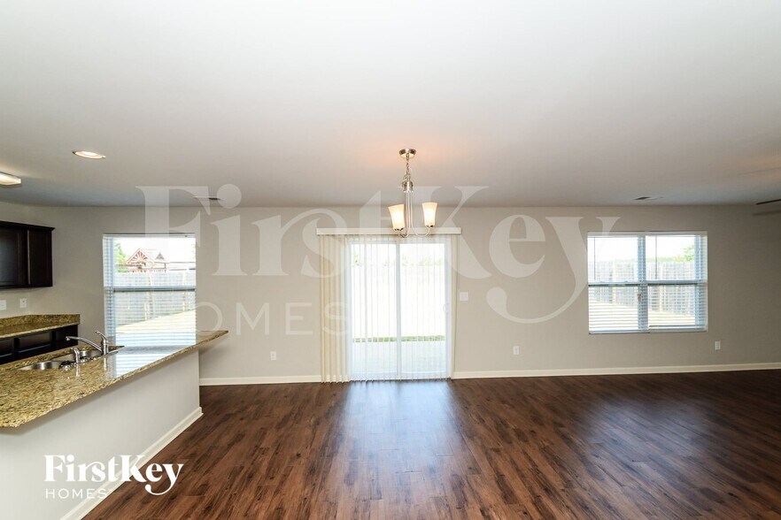 Building Photo - 149 Ashby St