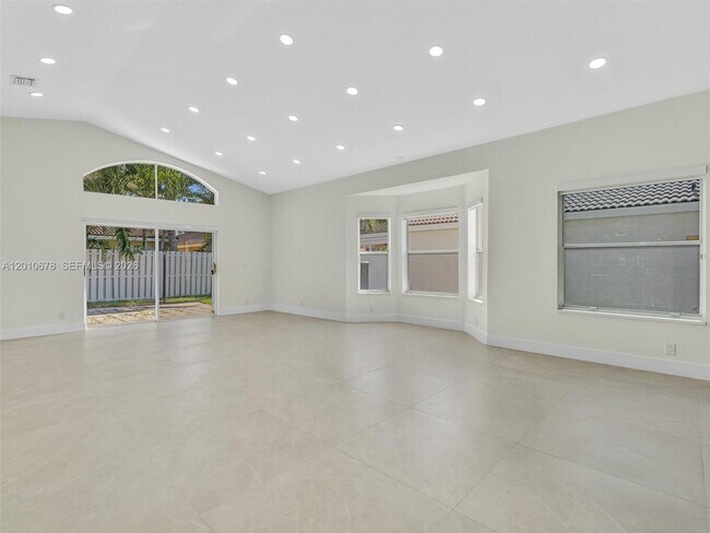 Building Photo - 3863 SW 53rd Pl