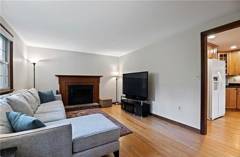 Building Photo - 120 Stollman Rd