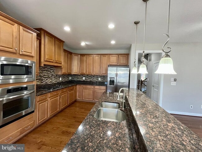 Primary Photo - 21285 Park Grove Terrace