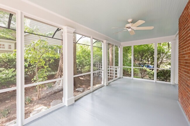 Building Photo - 4BR 3.5 BA Chevy Chase Gem is Move-in Read...