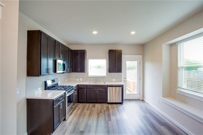 Building Photo - 17404 Bay Skipper Dr