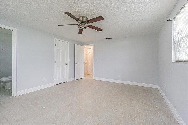 Building Photo - 6321 Spanish Main Dr